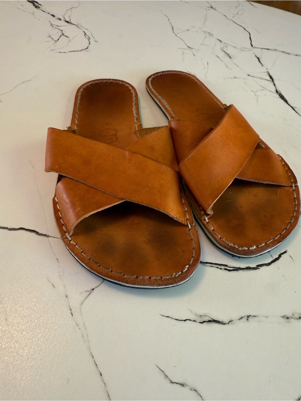 Womens Crupon Sandals. Ollie barefoot. 
Size 39/8.5 - Picture 2 of 5